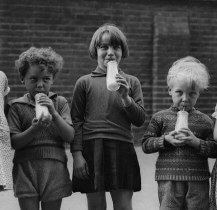 kids enjoying milk