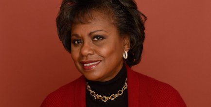 anita hill posing for a picture.